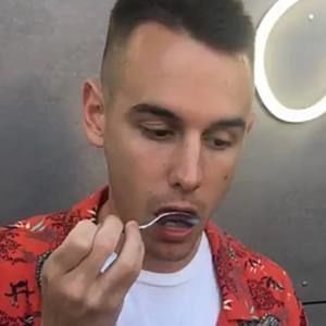 Meet your Posher, Adam